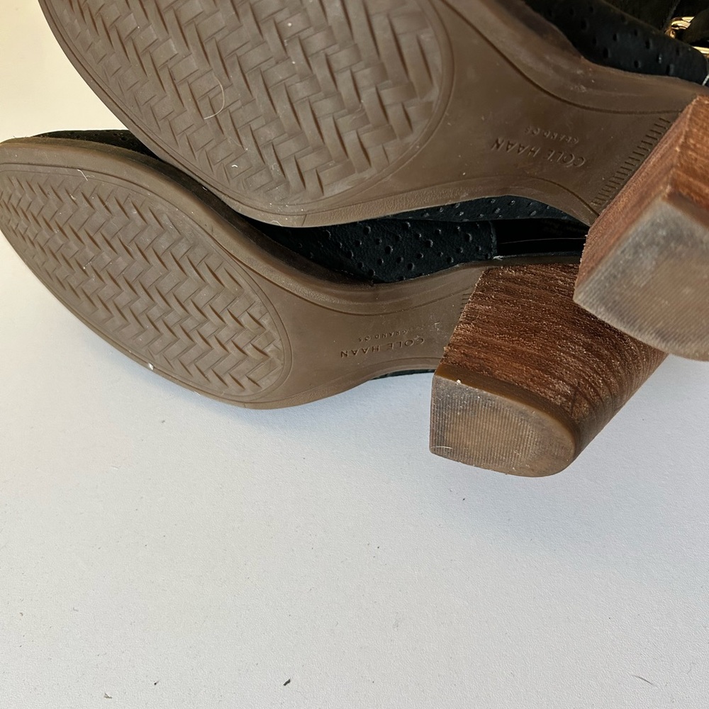 Black Ankle Boots with Wooden Heel - Picture 5 of 7